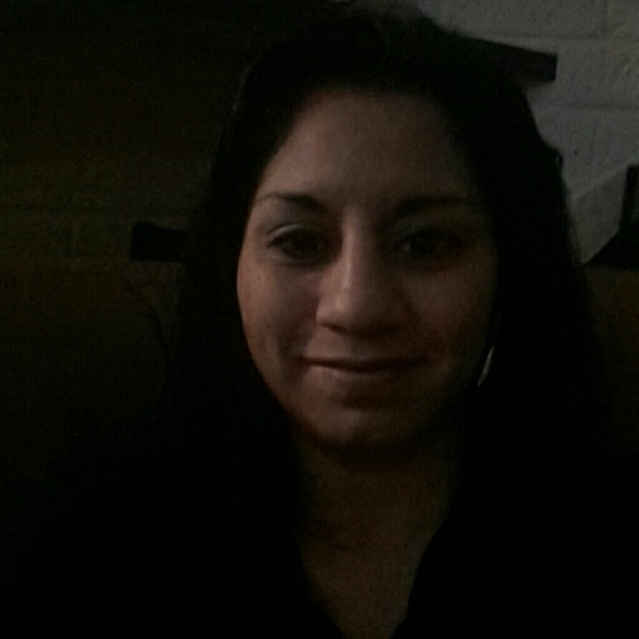 Profile Picture of Monica Barreda (@anncueva09) on Poshmark