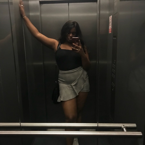 Profile Picture of D Dozier (@lifewithlauren) on Poshmark