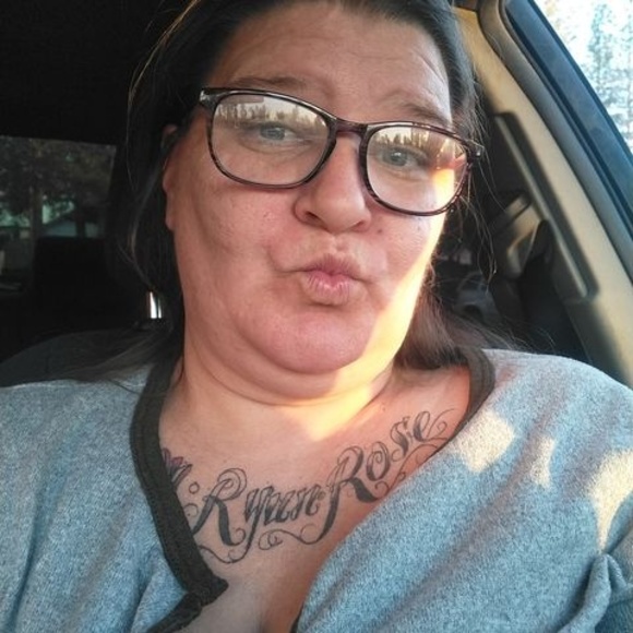Profile Picture of Samantha Lockner (@samanthalock171) on Poshmark