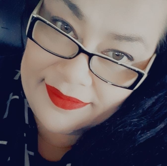 Profile Picture of Athena Uggen (@athenag1) on Poshmark