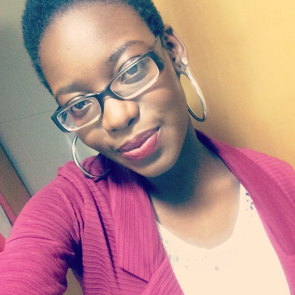 Profile Picture of Landolen Cooper (@landolen) on Poshmark