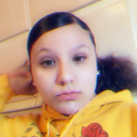 Profile Picture of Sabina Golojuch (@httpsabina) on Poshmark