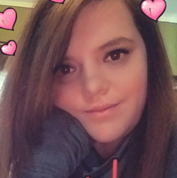 Profile Picture of Ashley Balts (@ashleybalts12) on Poshmark