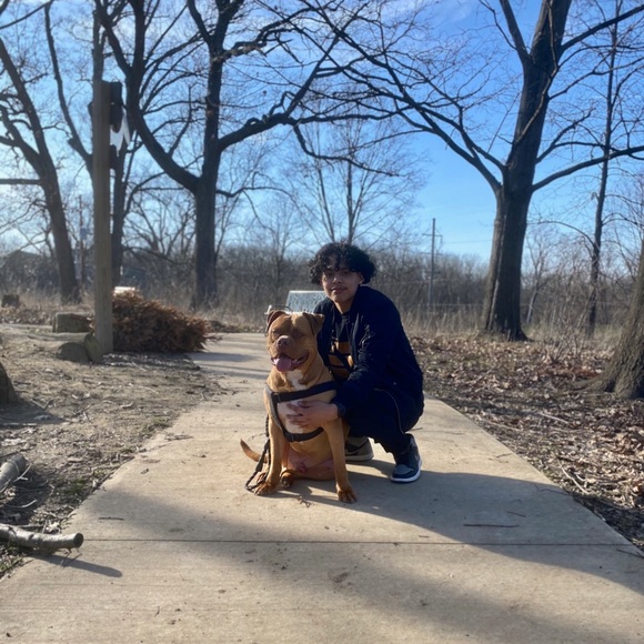 Profile Picture of Erik Vega (@erikzavalavega) on Poshmark