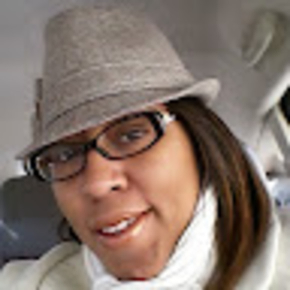 Profile Picture of Jacqueline Collier (@jacquedcollier) on Poshmark