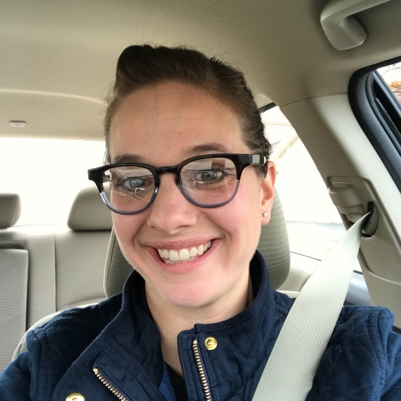 Profile Picture of Crystal Schmidt (@crystalril) on Poshmark