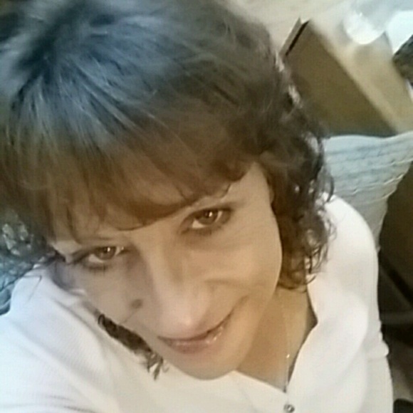 Profile Picture of Rodonna Woessner (@1crazygal) on Poshmark