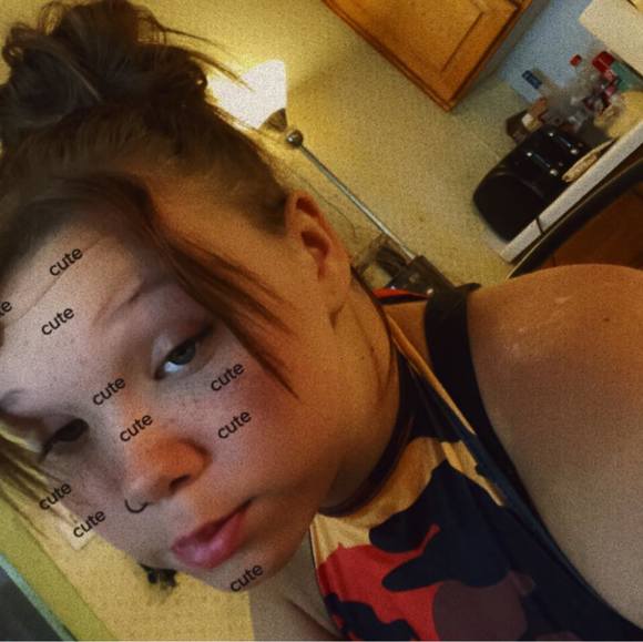 Profile Picture of Kaley Richards (@kkmr2005) on Poshmark