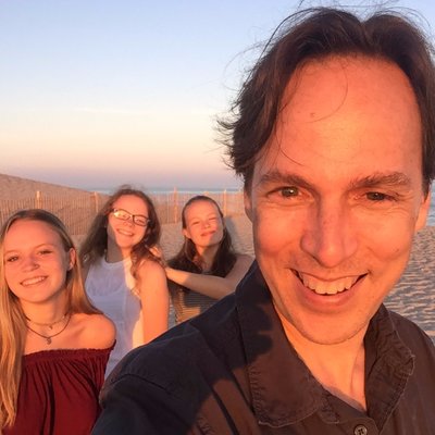 Profile Picture of Steve Elliott (@steveelliottnyc) on Twitter