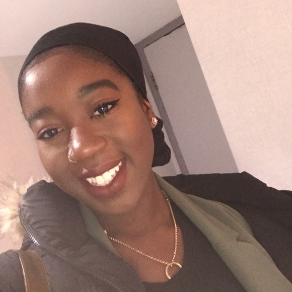 Profile Picture of Shanice Thomas (@shaniceashley1) on Poshmark