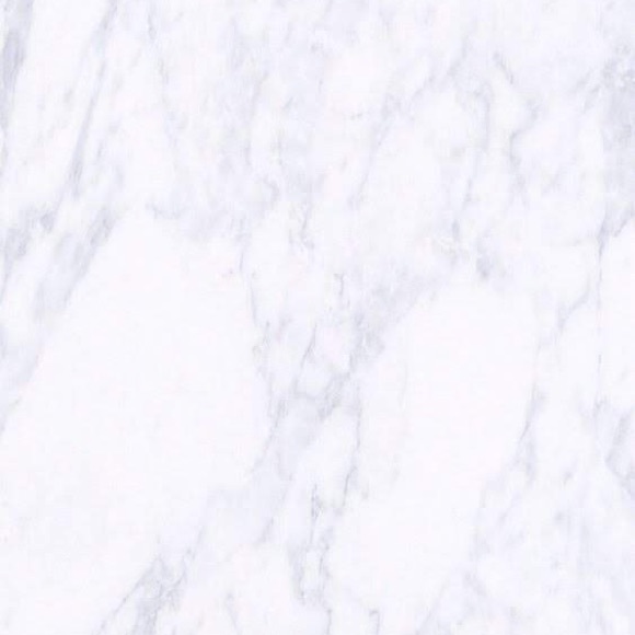 Profile Picture of Fabiana Ramos (@fabianavsx) on Poshmark