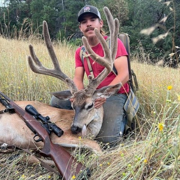 Profile Picture of Samuel Dalson (@samueldalson) on Poshmark