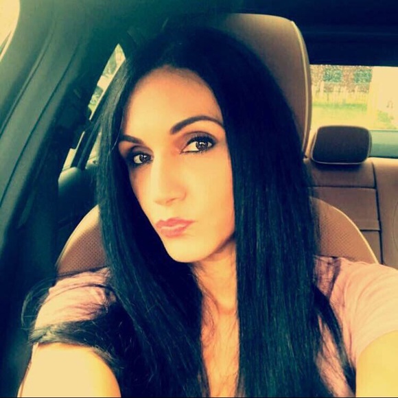 Profile Picture of Sandy Corbo (@sandyc5678) on Poshmark