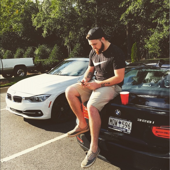 Profile Picture of Austin Holbrooks (@holbrooks_23) on Poshmark