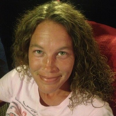 Profile Picture of Jennifer Burnham (@knowinjennifer) on Twitter