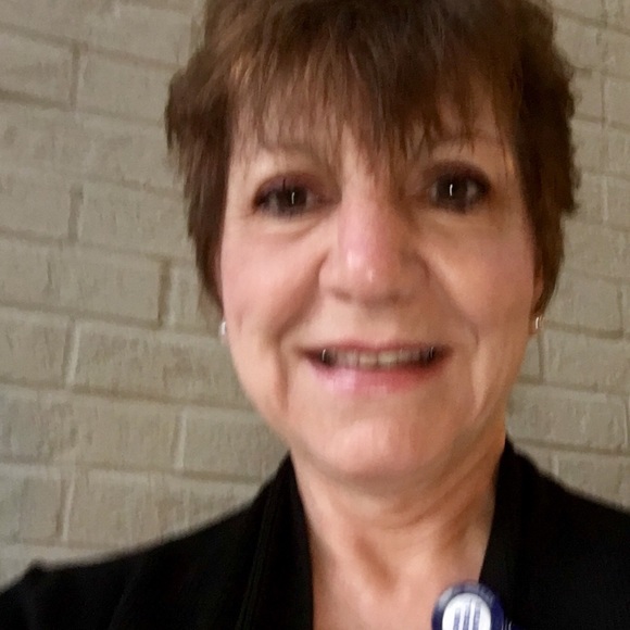 Profile Picture of Annette Bramucci (@claytonnc) on Poshmark