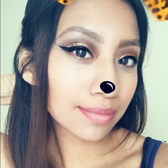 Profile Picture of Leslie Carrasco (@lesliee_96) on Poshmark