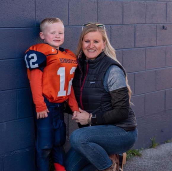 Profile Picture of Ashlee Lenoir (@eash911) on Poshmark