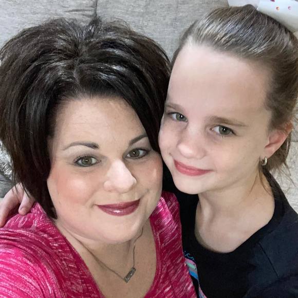 Profile Picture of Brooke Bonadonna (@bbonadonna) on Poshmark