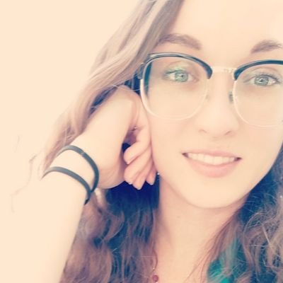 Profile Picture of Amber Salazar (@amberdaniella) on Twitter