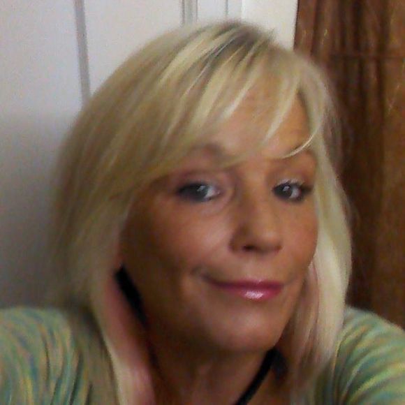 Profile Picture of Wendy Leckwee (@wendy85) on Poshmark