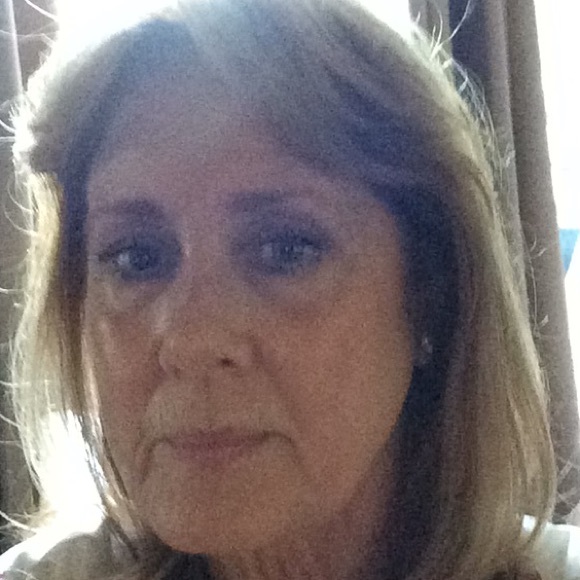 Profile Picture of Victoria Cantwell (@7vicki) on Poshmark