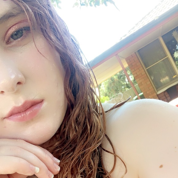 Profile Picture of Tamara Heaney (@tamaraheaney) on Poshmark