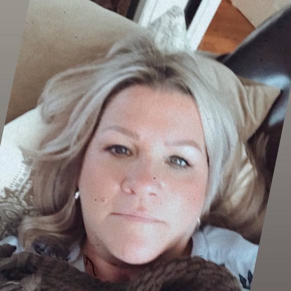 Profile Picture of Jennifer Holevas (@jennholevas) on Poshmark