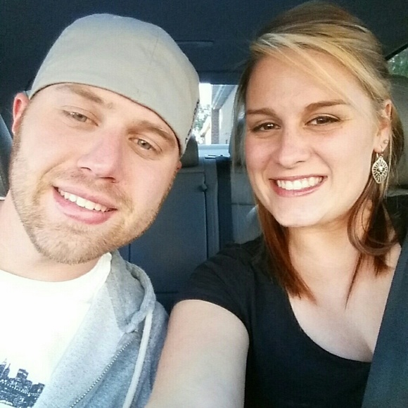 Profile Picture of Logan Weaver (@logan017) on Poshmark