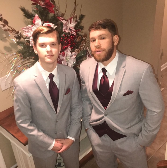 Profile Picture of Andrew Wilder (@andrewwilder_15) on Poshmark