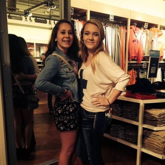 Profile Picture of Raven Olier (@ravenolier) on Poshmark