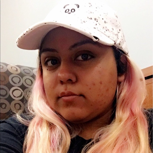 Profile Picture of Maria Cano (@mar1695) on Poshmark