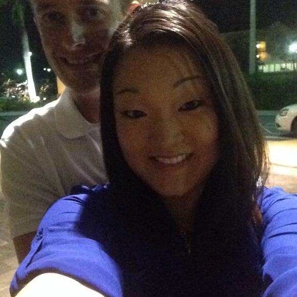 Sophia Ennor - Poshmark Profile Picture of Sophia Ennor (@sennor) on Poshmark