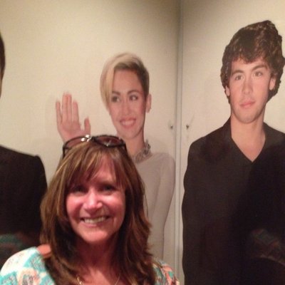 Profile Picture of Deborah Carson (@CarsonIcloud) on Twitter