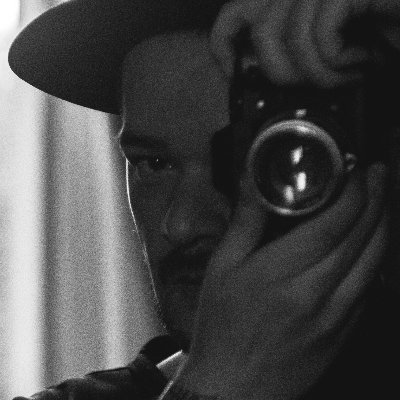 * 2 𝔥 𝔞 𝔫 𝔡 𝔰 * - Twitter Profile Picture of * 2 𝔥 𝔞 𝔫 𝔡 𝔰 * (@AndrewTunney) on Twitter