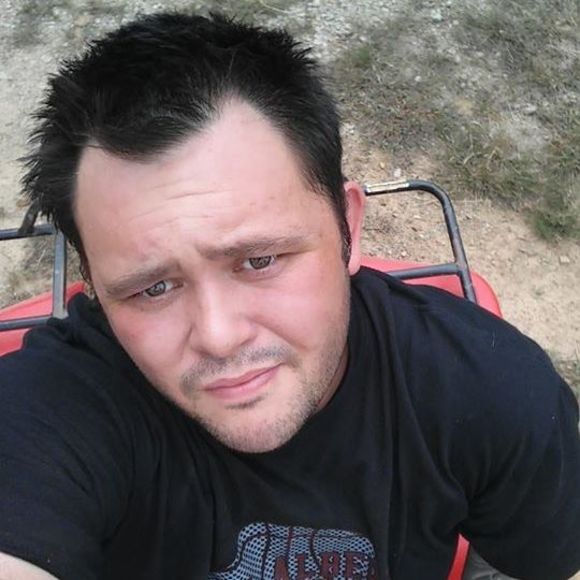 Profile Picture of Justin Thiessen (@justinthiessen) on Poshmark