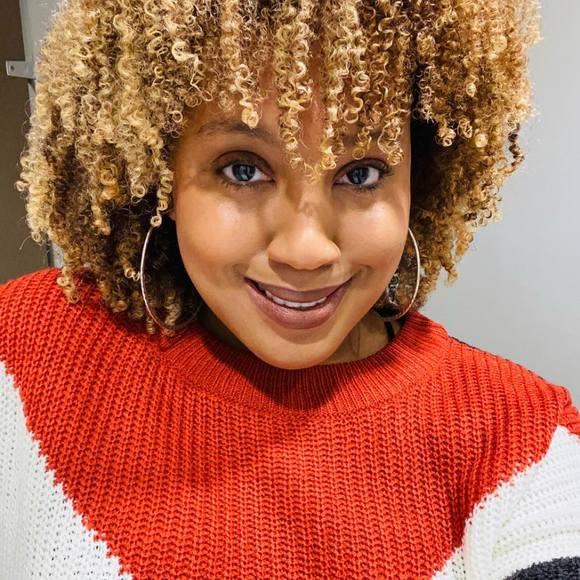 Profile Picture of Merche Moore (@merchemoore) on Poshmark