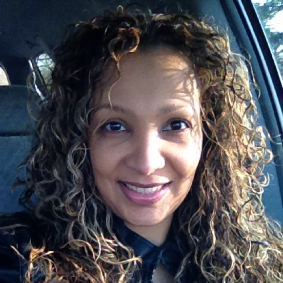 Profile Picture of Jeanie Closet (@jeanie02) on Poshmark