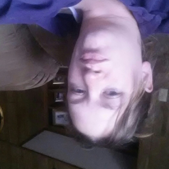 Profile Picture of Tara Castleberry (@taracastle7) on Poshmark