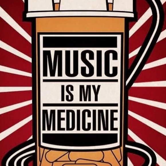 Profile Picture of Carlos Varas (@ksique_gb) on Poshmark