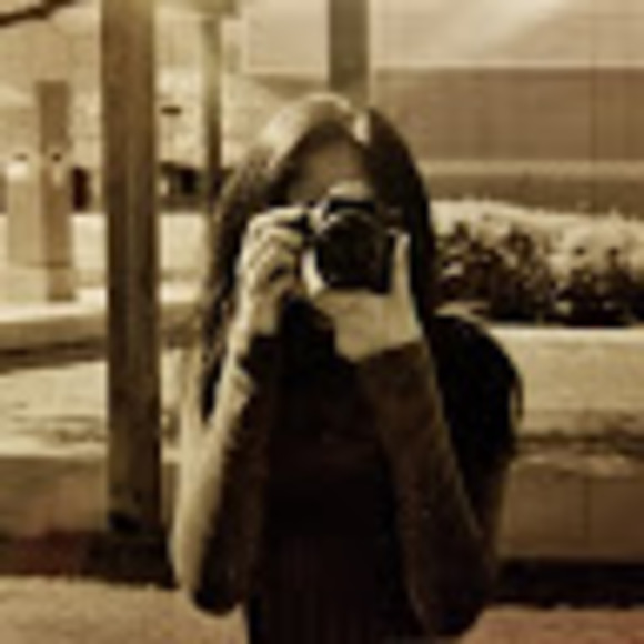 Profile Picture of Ariana Samson (@aridsdas) on Poshmark