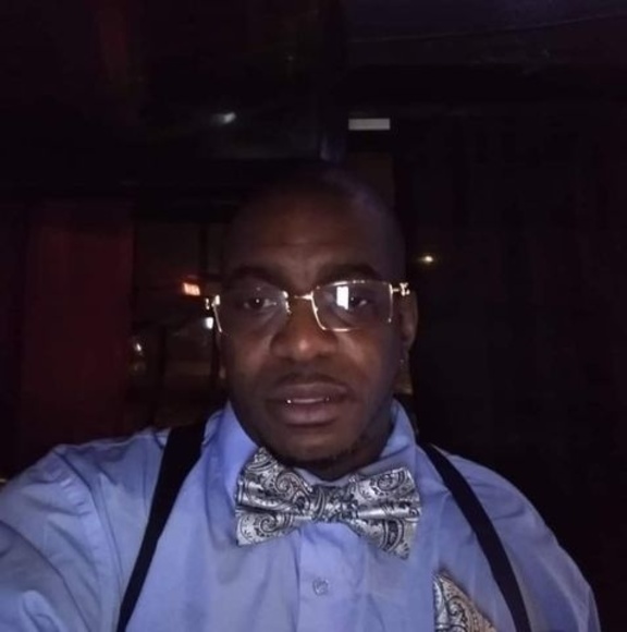 Profile Picture of Bigo Accabee (@bigoaccabee) on Poshmark