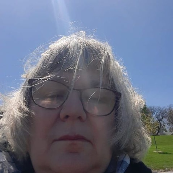 Profile Picture of Lisa Rudge (@rudgelisa9) on Poshmark