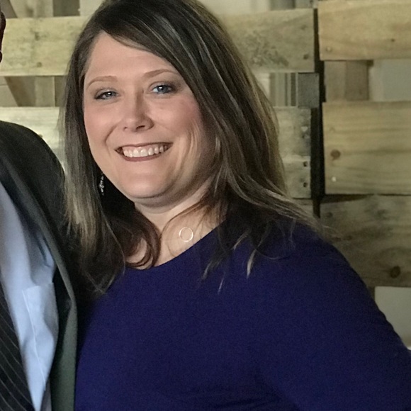 Profile Picture of Amanda Joshlin (@amandajoshlin) on Poshmark