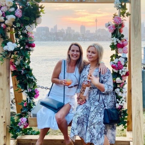 Profile Picture of Rebecca Gruenwald (@r_gruenwald) on Poshmark