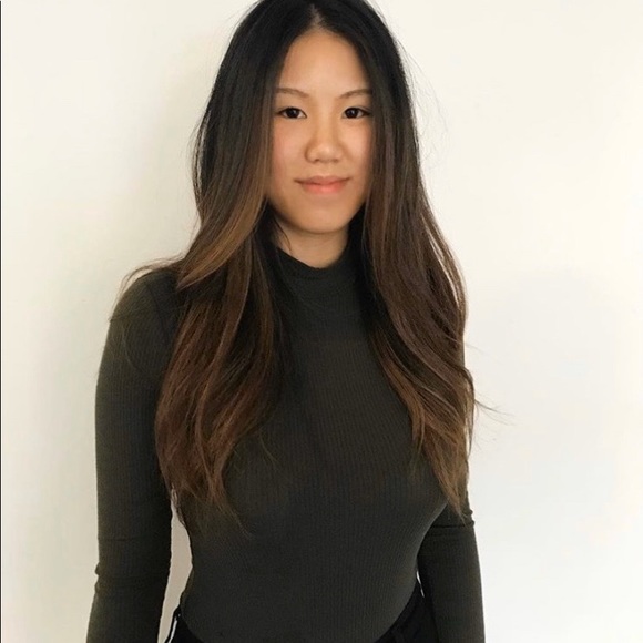 Profile Picture of Stephanie Liu (@stephaniie_liiu) on Poshmark
