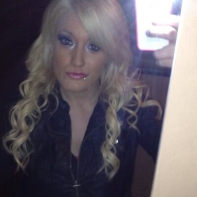 Profile Picture of Steff (@steff__nicole) on Twitter