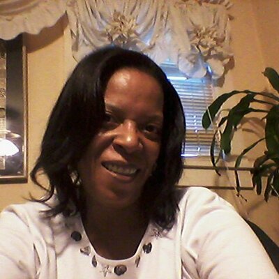 Profile Picture of Adrienne Edwards (@afedwards19) on Twitter
