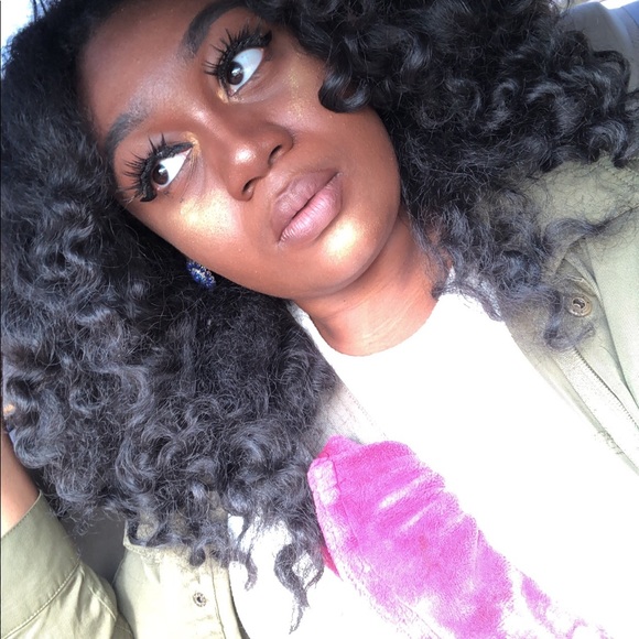 Profile Picture of Angelica Mikell (@amikell1) on Poshmark