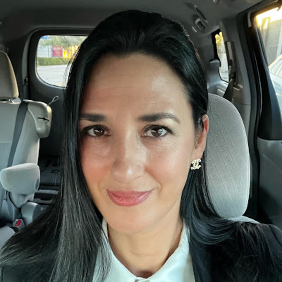 Profile Picture of Karina Videla (@karina_videla) on Poshmark